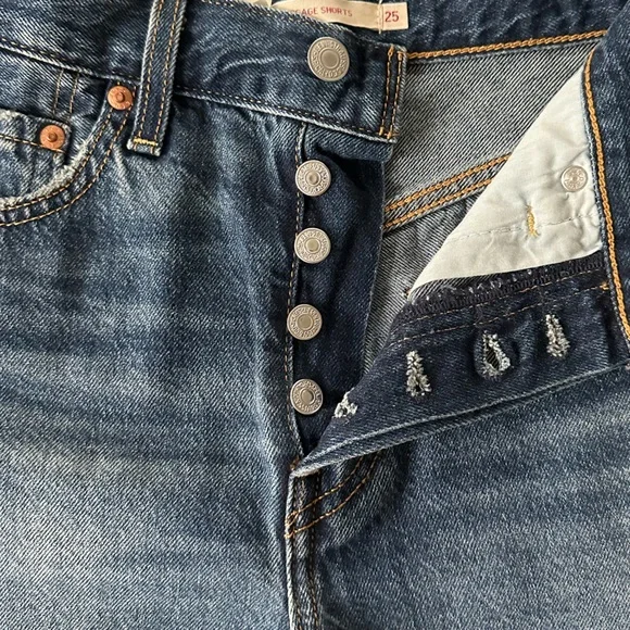 Levi's Ribcage Short Size 25 NWT - Picture 7 of 13